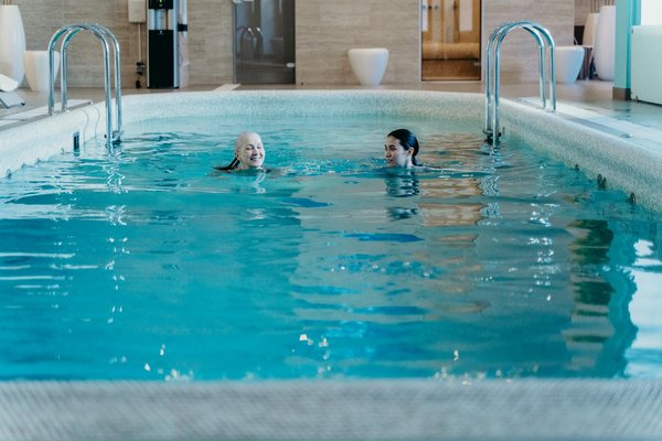 Les astuces pour sécuriser votre piscine en bois