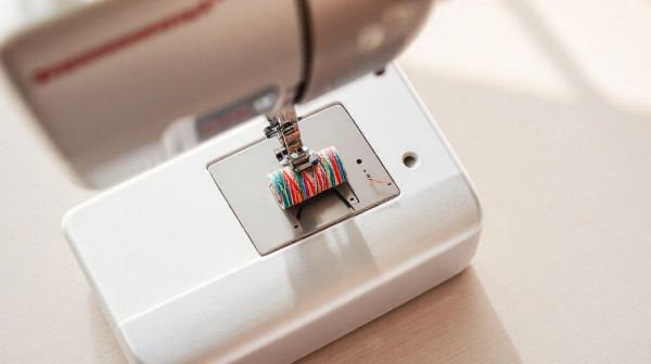 Découvrez les atouts de la surjeteuse Bernina L460 pour vos créations
